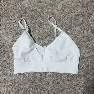 WHITE LULULEMON BRA